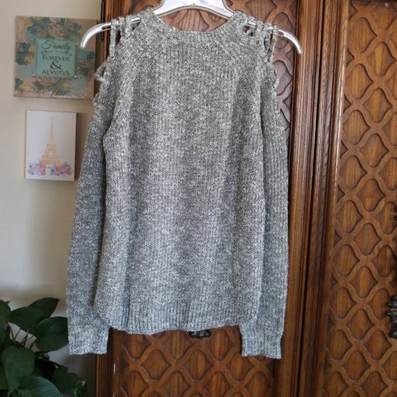 Cloud Chaser Cold Shoulder Sweater -  Sixe XS,  NWOT! - Picture 14 of 16